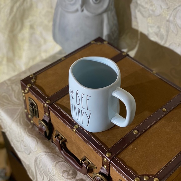 ⚡️Rae Dunn "BEE HAPPY" Mug - Picture 4 of 6